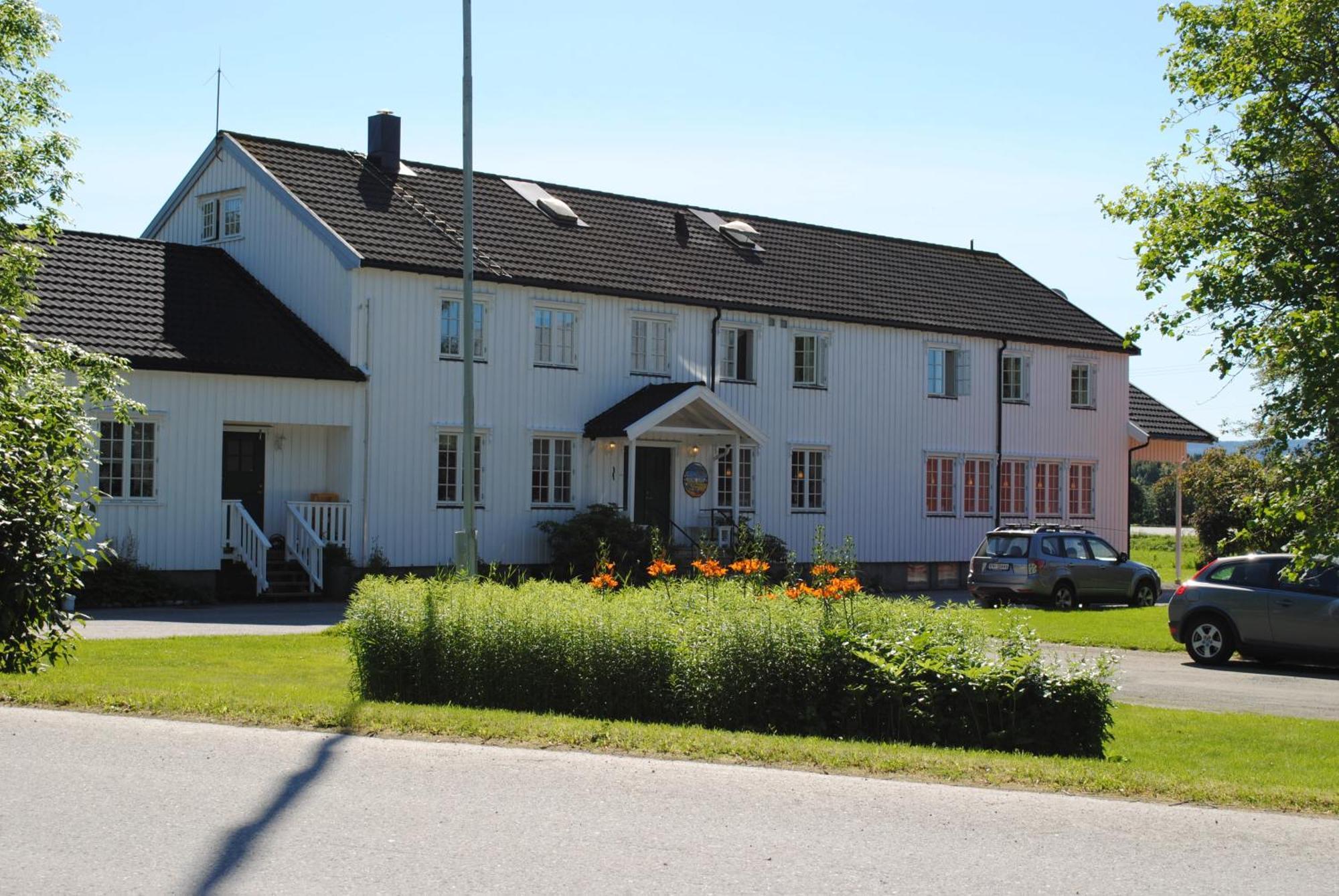 Grong Gard Guesthouse Exterior photo